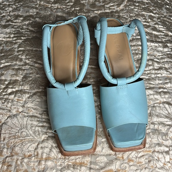 Gorgeous Unique Sandal by Wal & Pai size 41 - Picture 2 of 7